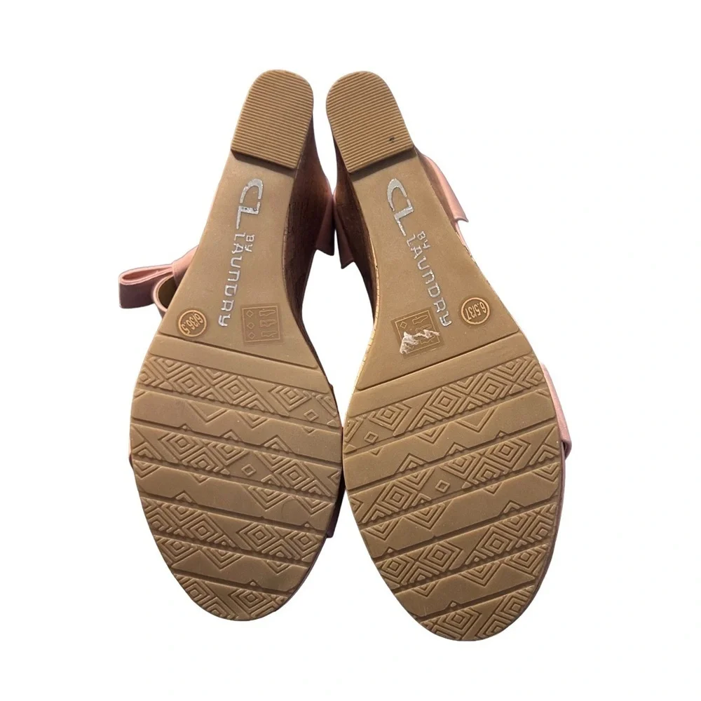 CL by Laundry Pink Wedge Sandals With Pretty Bow Detail 6.5